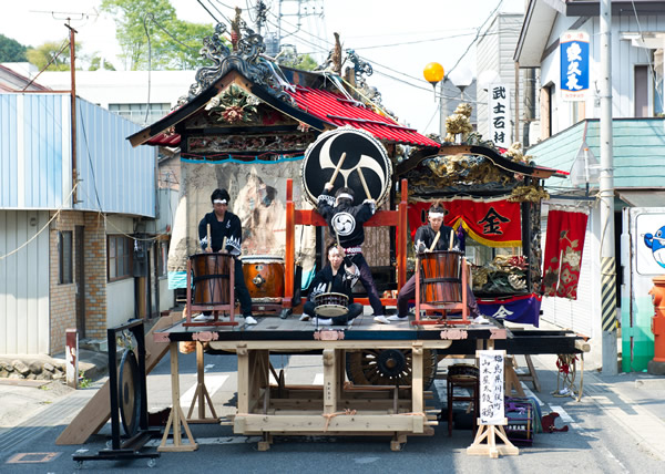 画像:金町屋台（舞台使用時風景）